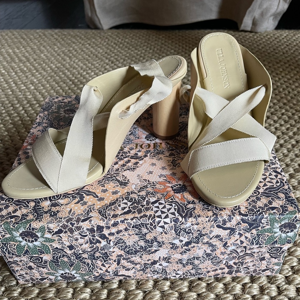 Ulla Johnson “Kharis Heel” in Wheat - Picture 4 of 10